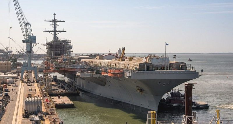 Авианосец "Джордж Вашингтон" на модернизации, США